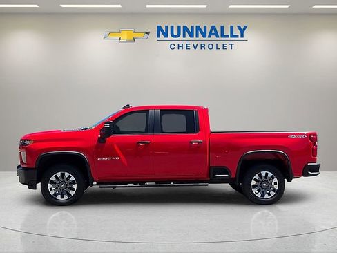 Used 2022 Chevrolet Silverado 2500 Custom w/ Custom Value Package AWD/4WD image 2