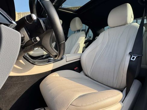 Used 2017 Mercedes-Benz E 300 4MATIC image 23