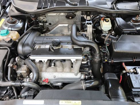 Used 2004 Volvo C70 HT FWD image 39