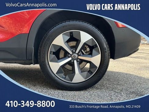 Used 2025 Volvo XC40 B5 Plus image 9