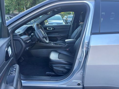 Used 2025 Jeep Compass Trailhawk AWD/4WD image 25