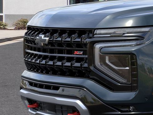 New 2026 Chevrolet Suburban Z71 image 15