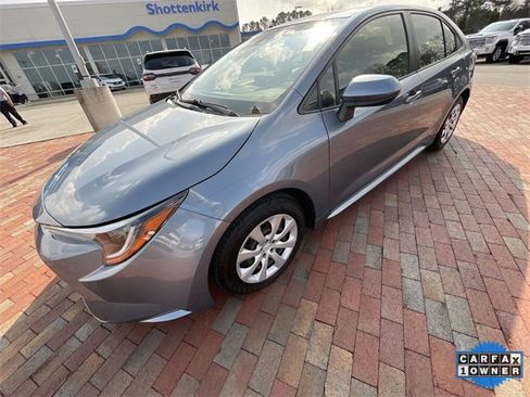 Used 2022 Toyota Corolla LE image 29