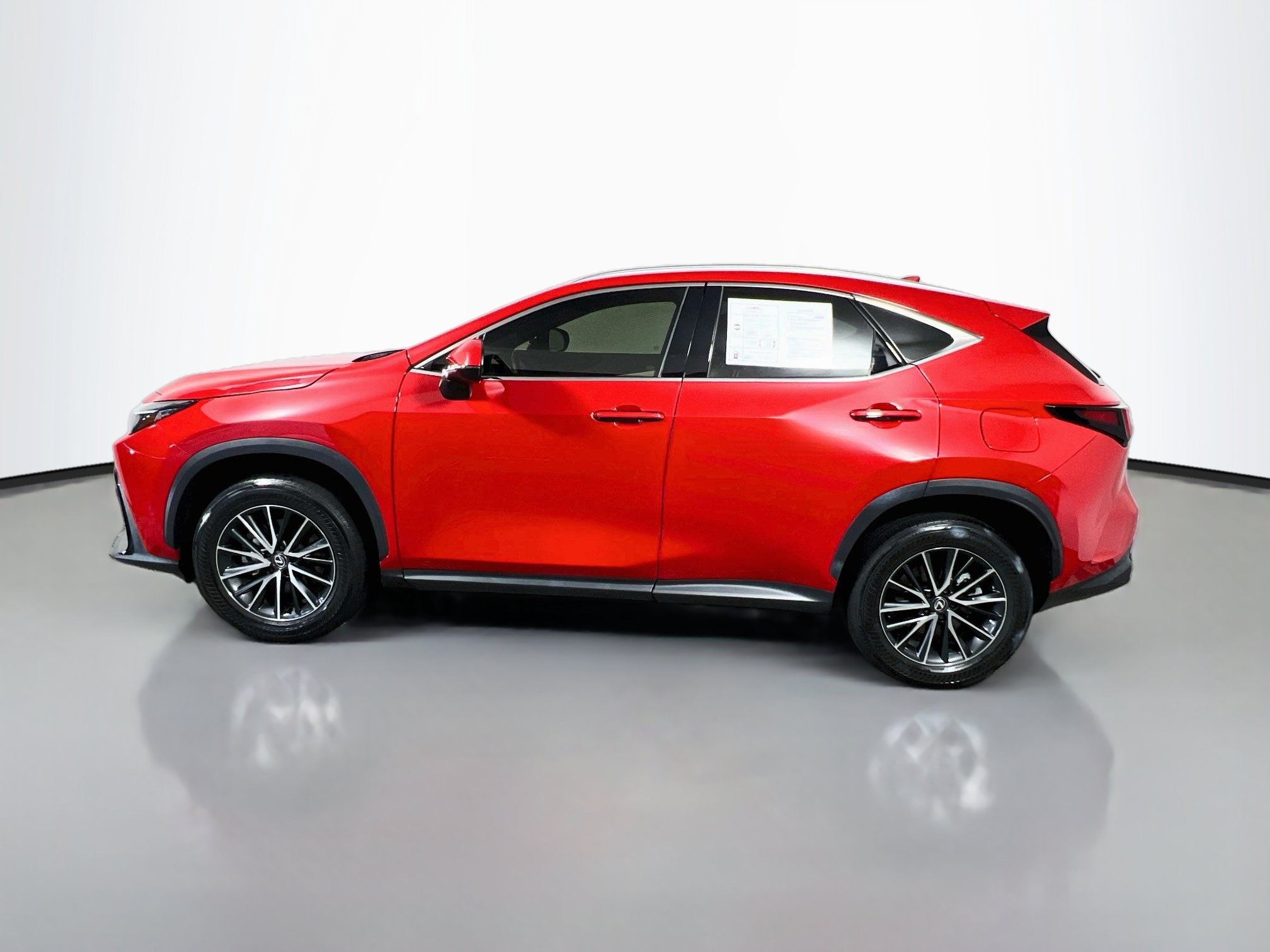 Used 2024 Lexus NX 250 FWD w/ Towing Package (2000 Lbs) image 9