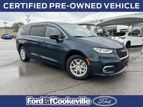 Used 2025 Chrysler Pacifica Select FWD image 1