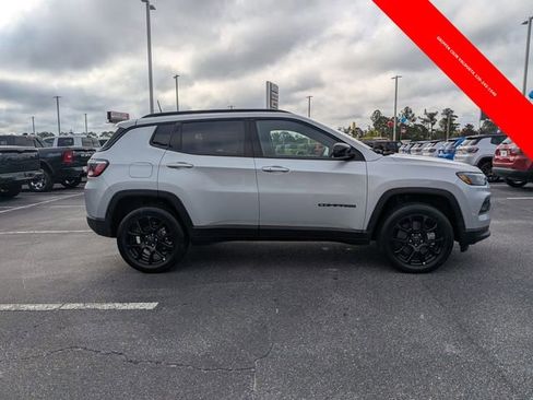 New 2026 Jeep Compass Latitude image 2
