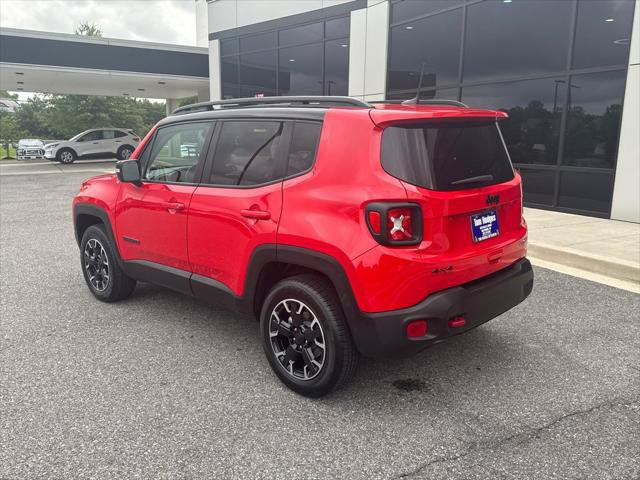 Used 2023 Jeep Renegade Trailhawk AWD/4WD image 6