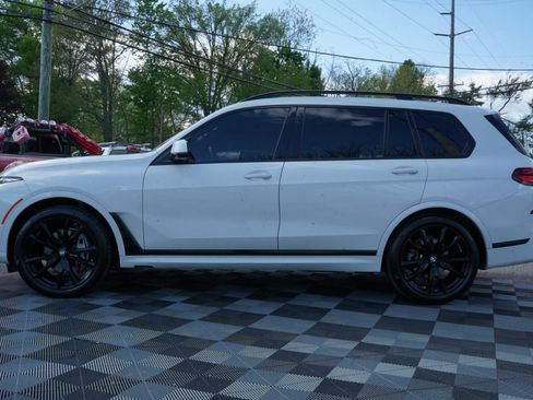 Used 2024 BMW X7 xDrive40i w/ M Sport Package AWD/4WD image 11