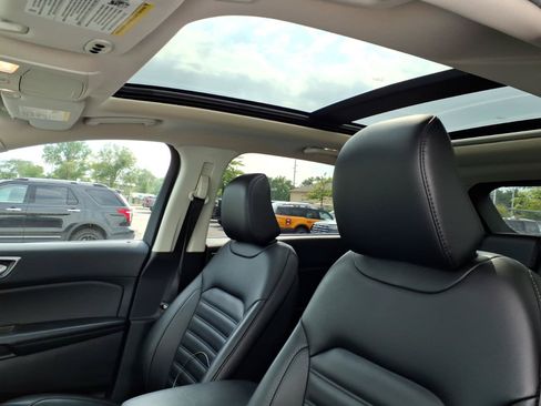 Certified 2022 Ford Edge SEL w/ Convenience Package AWD/4WD image 17
