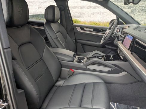 New 2026 Porsche Cayenne S image 27