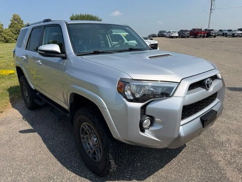 Used 2018 Toyota 4Runner TRD Off-Road Premium w/ TRD Performance Package AWD/4WD image 4