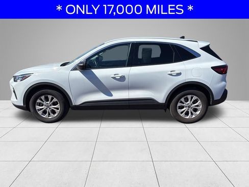 Used 2023 Ford Escape Active image 11