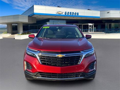 Used 2024 Chevrolet Equinox LT image 2