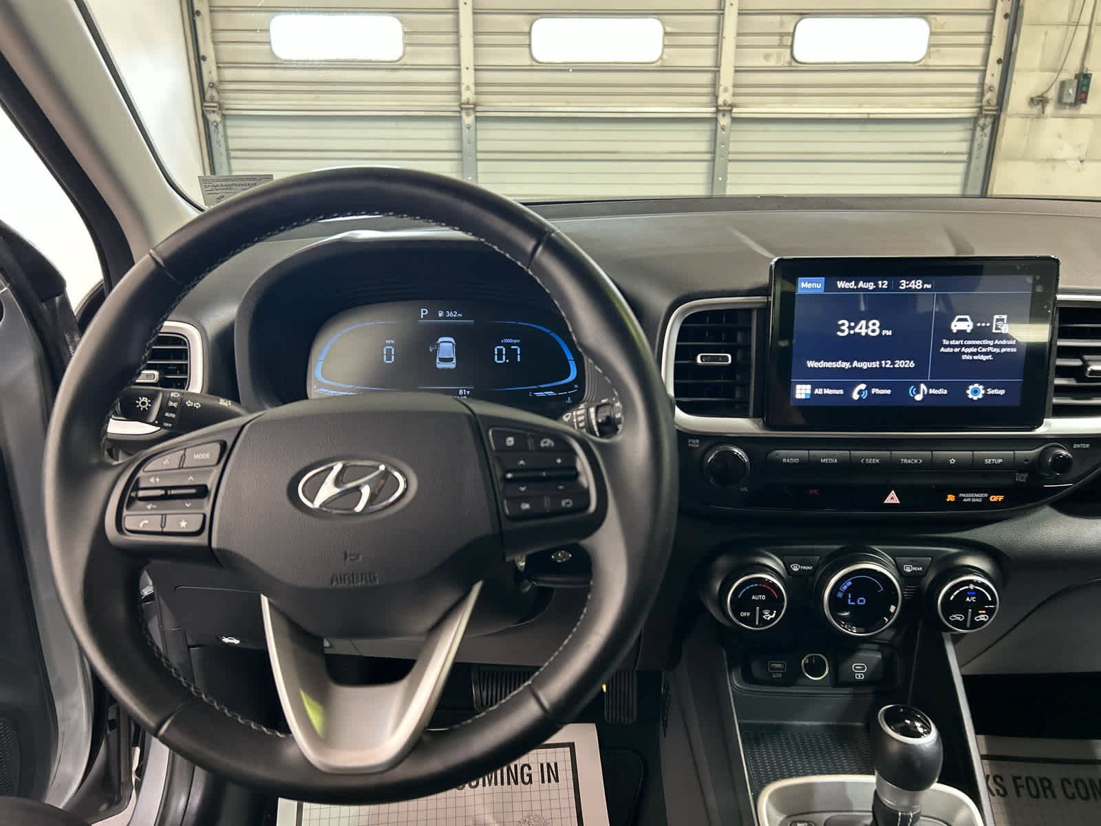 Used 2023 Hyundai Venue SEL FWD image 8