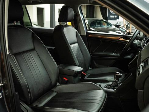 Used 2024 Volkswagen Tiguan SE image 16