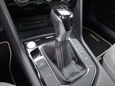 Used 2023 Volkswagen Taos SE w/ Panoramic Sunroof Package image 15