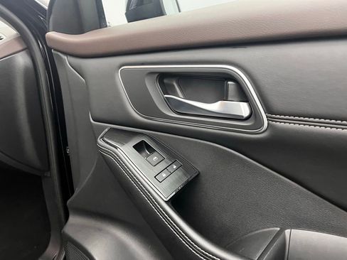 Used 2021 Nissan Rogue SV w/ Premium Package image 28