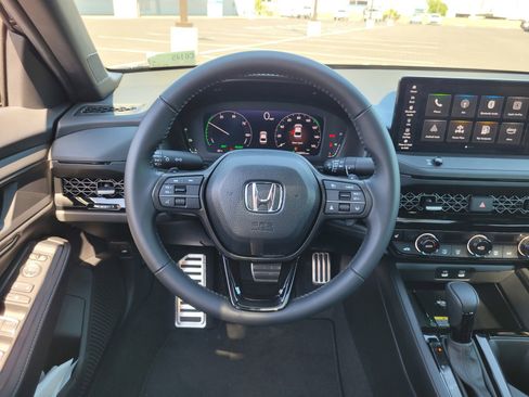 Used 2025 Honda Accord Sport image 16