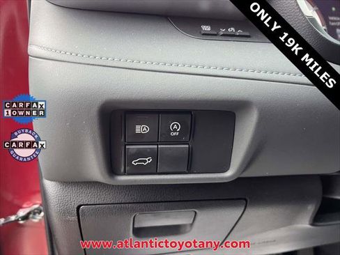 Certified 2024 Toyota Highlander XLE image 25