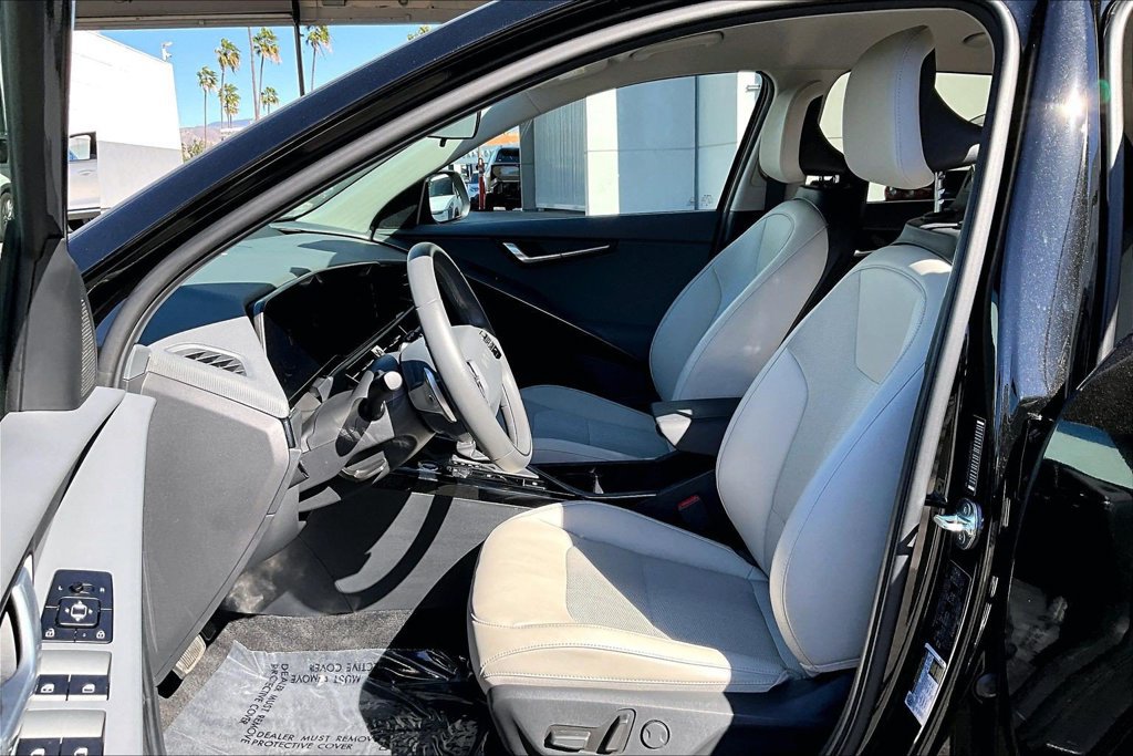 Used 2024 Kia Niro EX FWD image 16