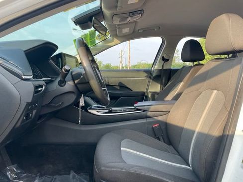 Used 2022 Hyundai Sonata SE w/ Cargo Package FWD image 11