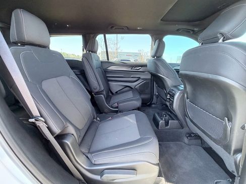 Used 2025 Jeep Grand Cherokee L Laredo w/ Luxury Tech Group I image 25