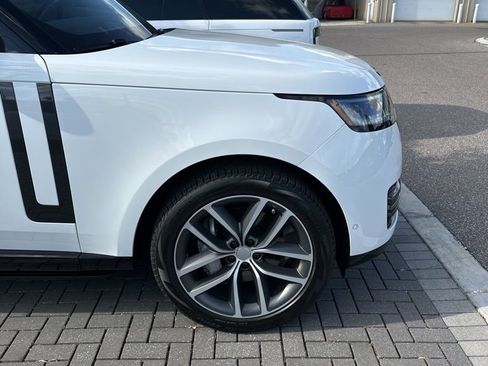 Used 2025 Land Rover Range Rover SE image 4