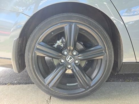 Used 2023 Honda Accord Sport image 9