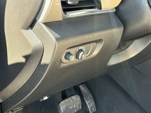 Used 2023 Chevrolet Traverse LS image 13