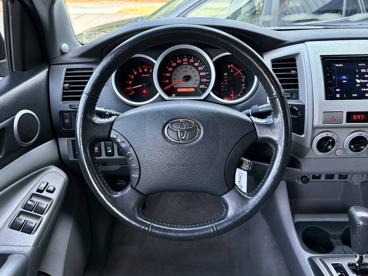 Used 2010 Toyota Tacoma 4x4 Double Cab w/ TRD Off-Road Pkg image 10