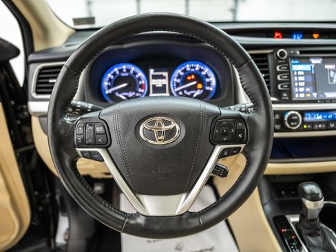 Used 2017 Toyota Highlander Limited Platinum AWD/4WD image 33