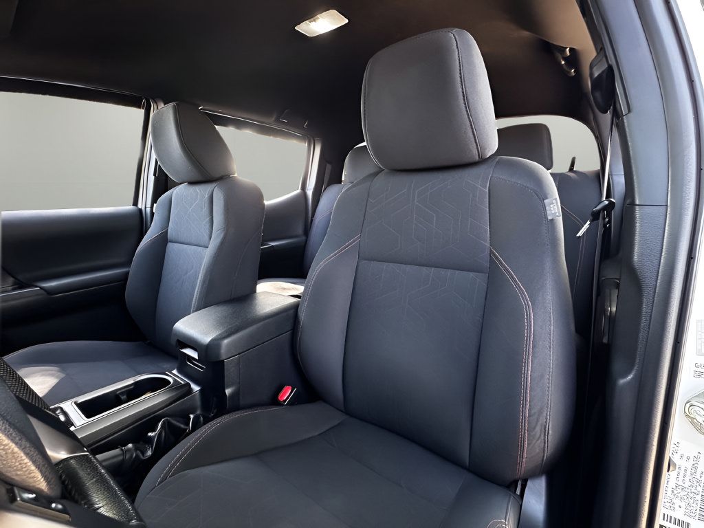 Used 2020 Toyota Tacoma TRD Sport RWD image 19