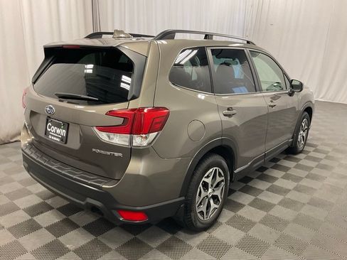 Used 2021 Subaru Forester Premium AWD/4WD image 2