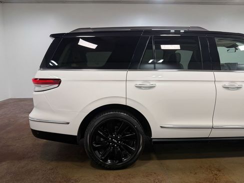 Used 2024 Lincoln Navigator Black Label AWD/4WD image 32