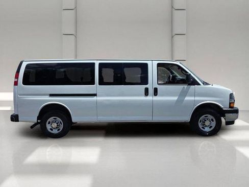 Certified 2024 Chevrolet Express 3500 LT w/ LT Preferred Equipment Group RWD image 6