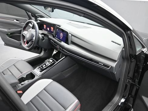 Used 2024 Volkswagen GTI SE FWD image 21