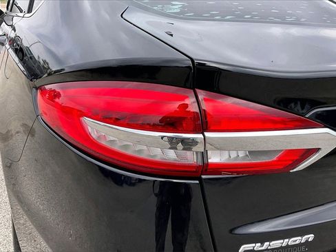 Used 2019 Ford Fusion SE image 20