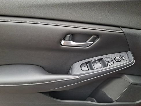 Used 2020 Nissan Sentra SV FWD image 12