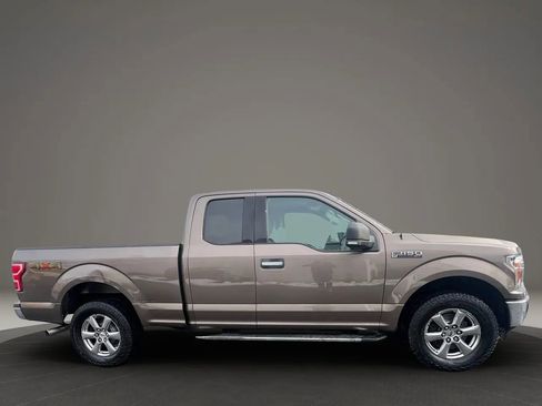 Used 2018 Ford F150 XLT w/ Equipment Group 302A Luxury image 4