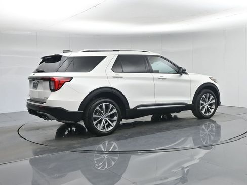 Certified 2025 Ford Explorer Platinum w/ Ultimate Package image 37