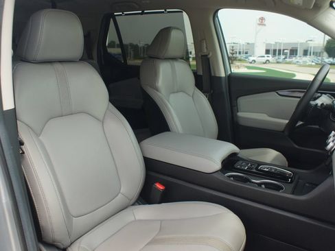 Used 2025 Honda Pilot Touring image 25