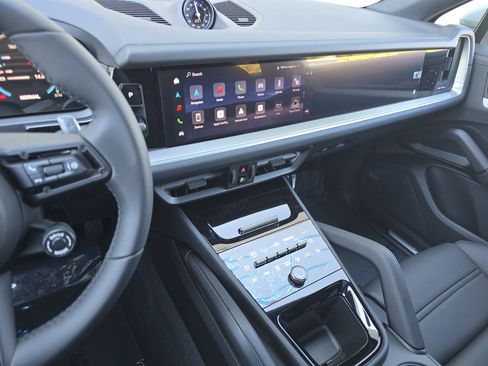 New 2026 Porsche Cayenne image 20