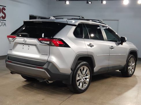 Used 2021 Toyota RAV4 Limited FWD image 7