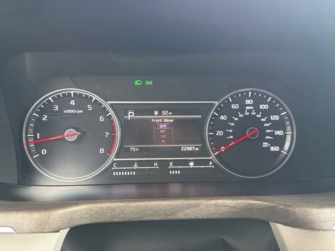 Used 2023 Kia Sorento S AWD/4WD image 3