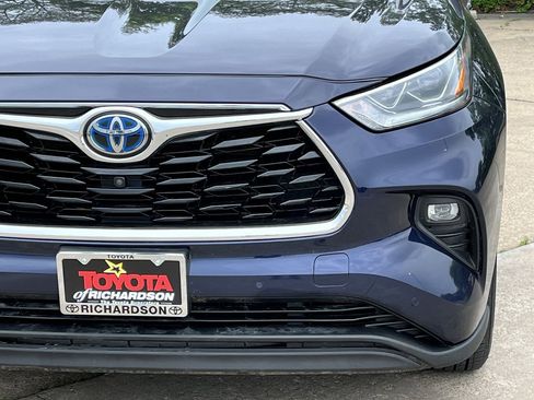 Used 2021 Toyota Highlander Limited AWD/4WD image 8