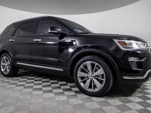 Used 2018 Ford Explorer Limited FWD image 2