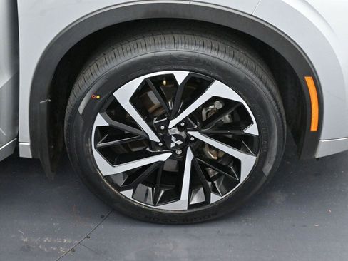 Used 2023 Mitsubishi Outlander SEL image 34