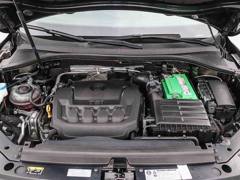 Used 2018 Volkswagen Tiguan SEL Premium FWD image 31