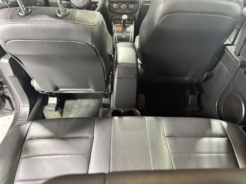 Used 2016 Jeep Patriot High Altitude AWD/4WD image 29