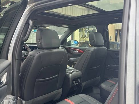 Used 2026 Chevrolet Traverse RS FWD image 5
